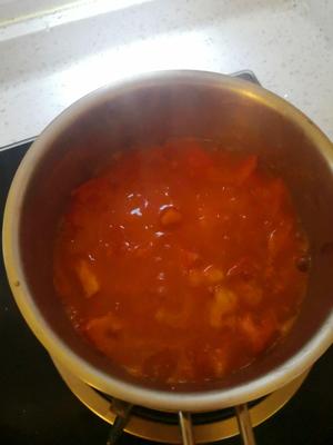冬日一碗暖心汤——西红柿日本豆腐鸡蛋汤的做法 步骤1