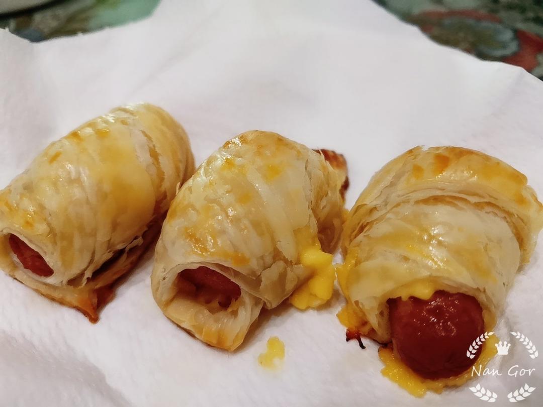 香肠酥皮卷：手抓饼皮还能这样吃，不用和面快速搞定早餐