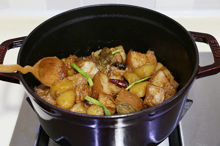土豆炖肉--Staub珐琅铸铁锅的做法 步骤7