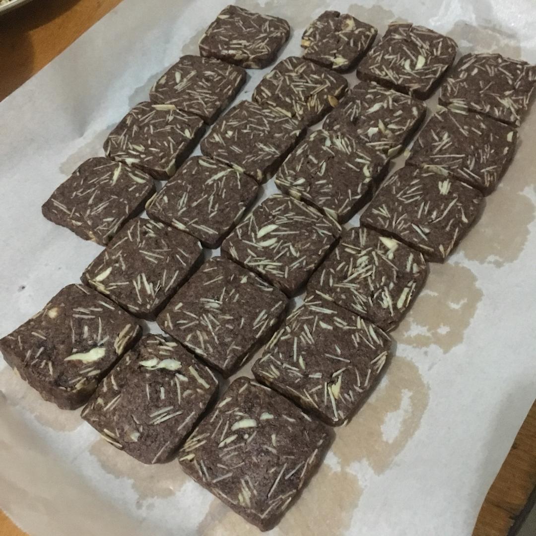 香浓酥脆的蔓越莓曲奇饼干和巧克力杏仁儿饼干～无蛋奶油版本