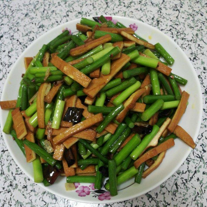 蒜薹炒香干