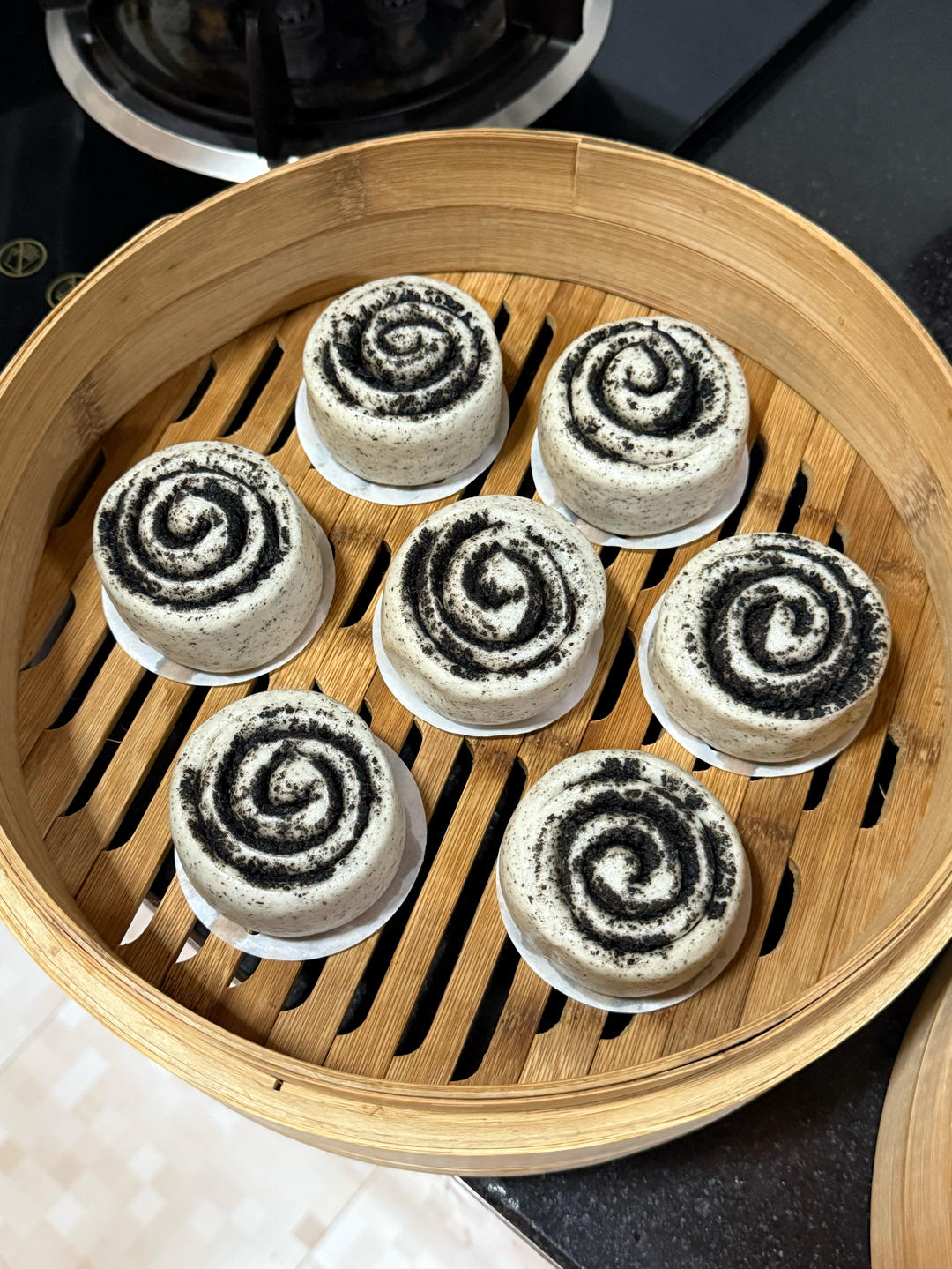 黑芝麻花生卷馒头