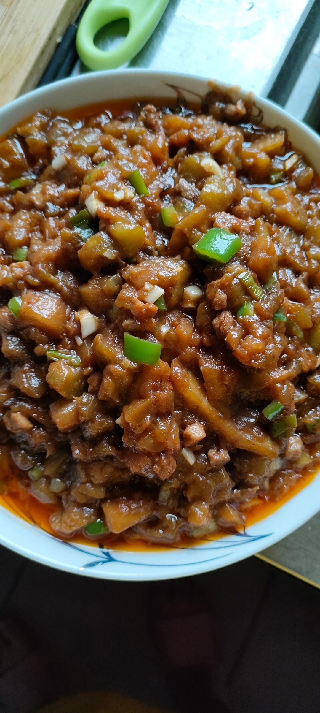 新手也能十分钟做完全家舔盘子的肉末茄子