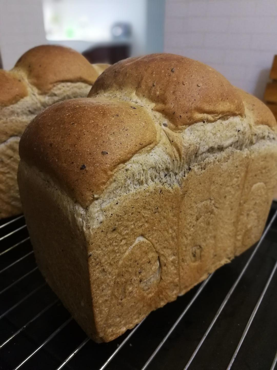 黑芝麻奶酪吐司