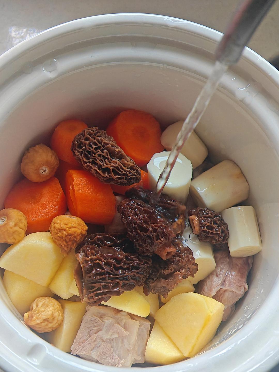 苹果山药排骨汤（健脾胃）的做法