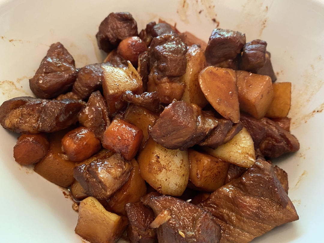 红烧肉炖土豆（丝毫不腻）