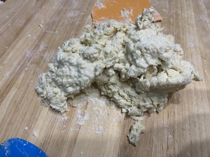 无敌淡奶油餐包                                         超浓奶香  消耗淡奶油                     纯手揉版完美配方               直接法一次发酵的做法 步骤6