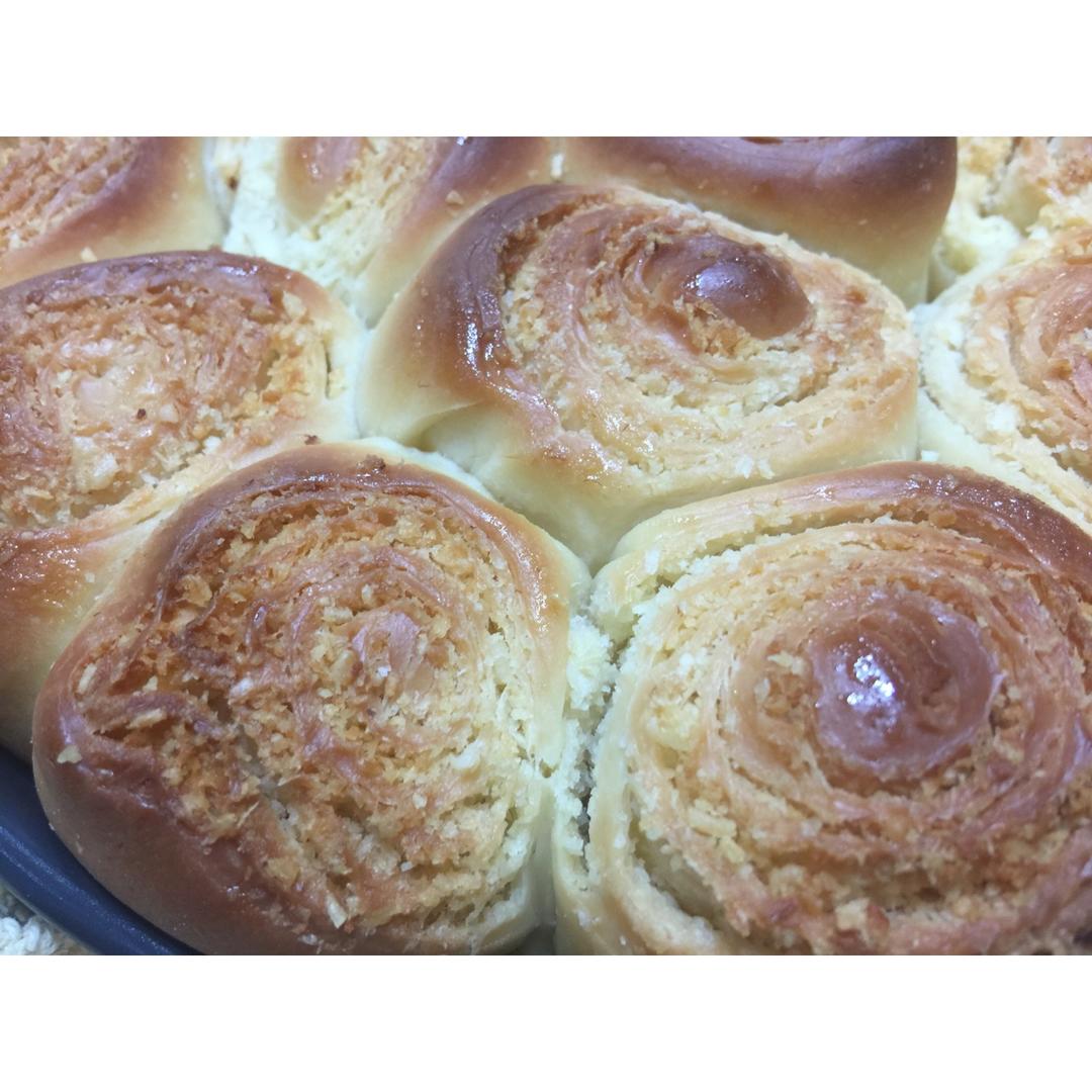 椰蓉炼乳面包--口感极好   #皮黑森林#