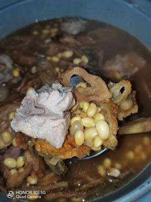 黄豆苦瓜干龙骨汤（清热下火，广东靓汤）的做法 步骤2