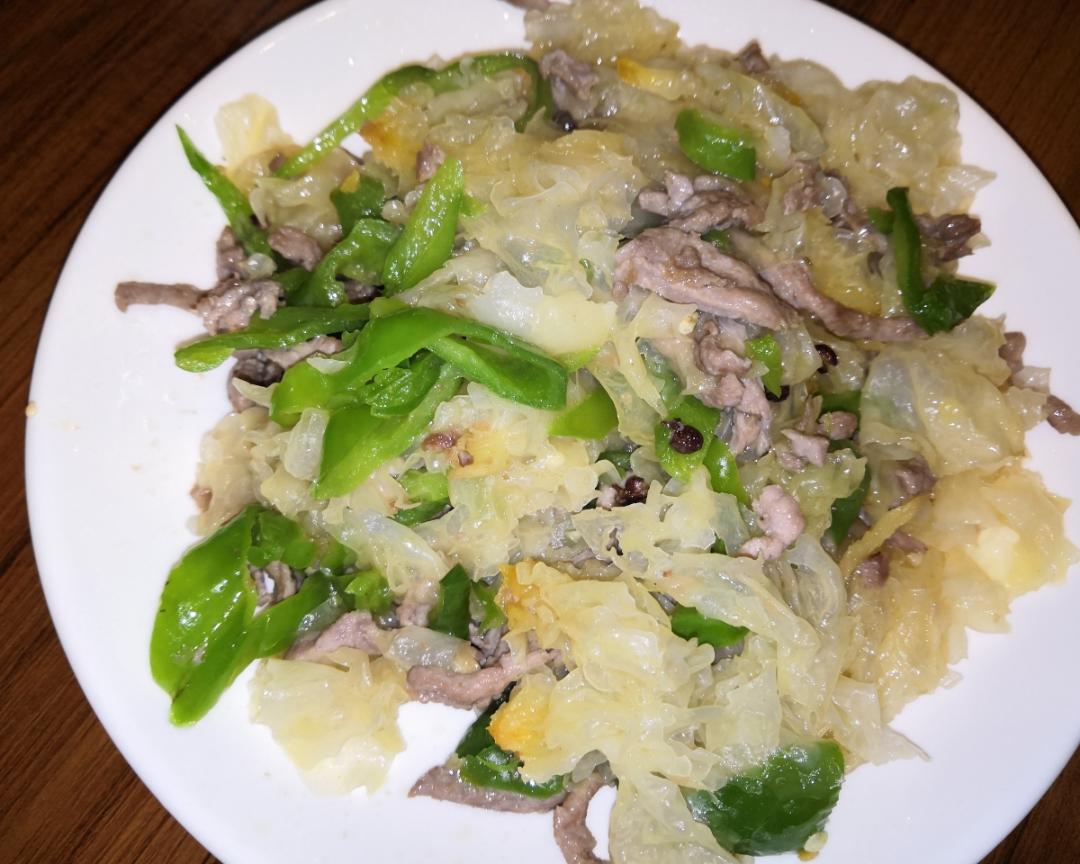 银耳炒肉丝