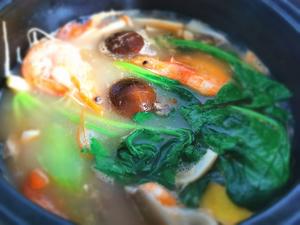 自制砂锅清汤冒菜（好吃到汤都喝完）的做法 步骤6