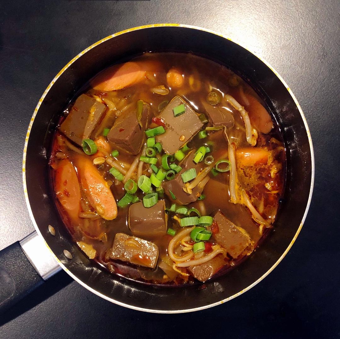 麻辣鸭血