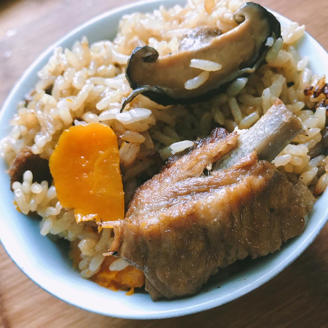 喷香排骨焖饭（爆好吃）