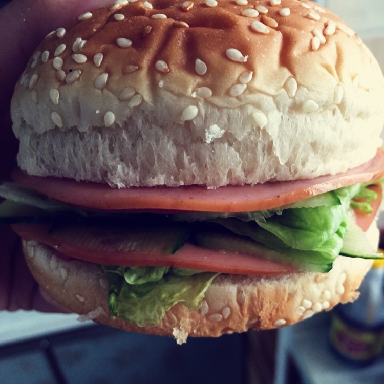 煎蛋芝士火腿汉堡