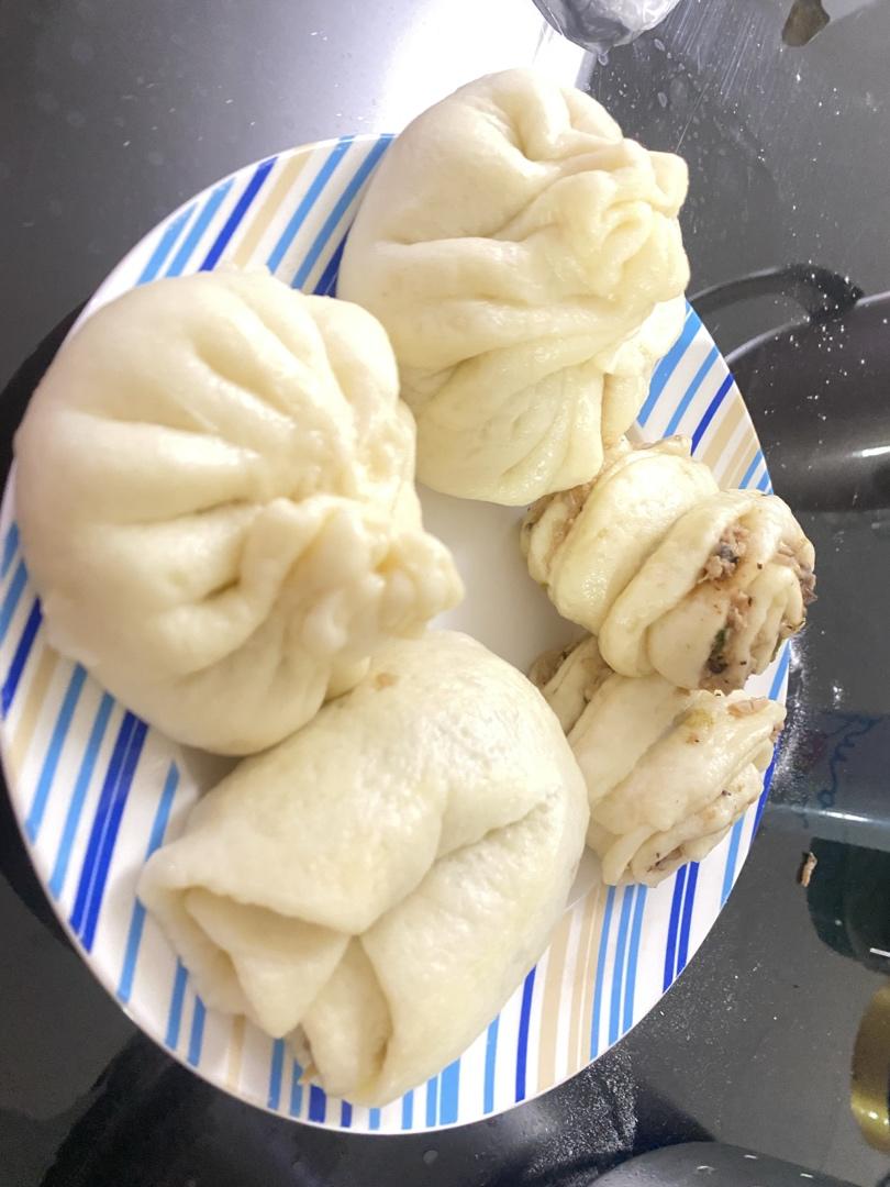 松软多汁的肉包子