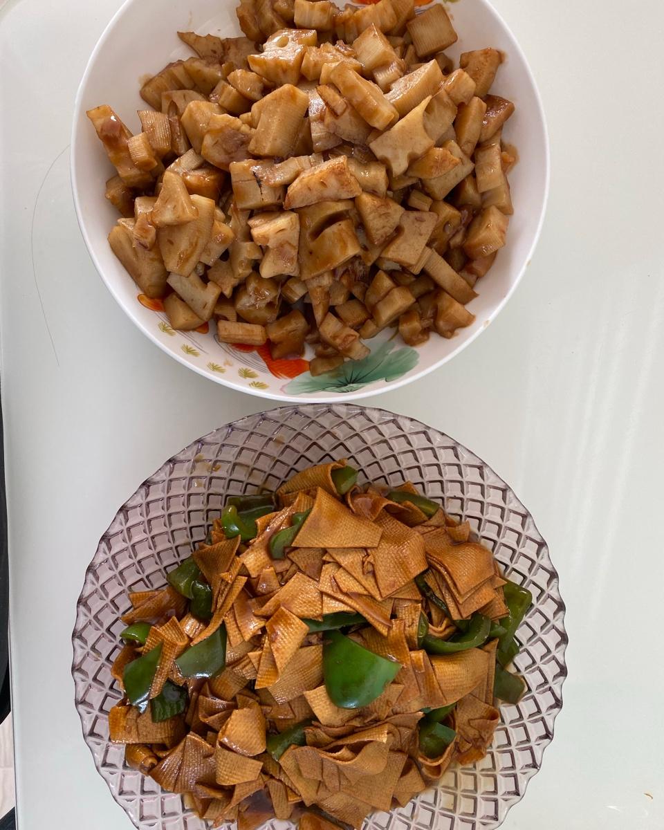 😘家常尖椒炒豆皮，做法简单好吃不长肉，饭桌上常见的一道菜，暖心暖胃。