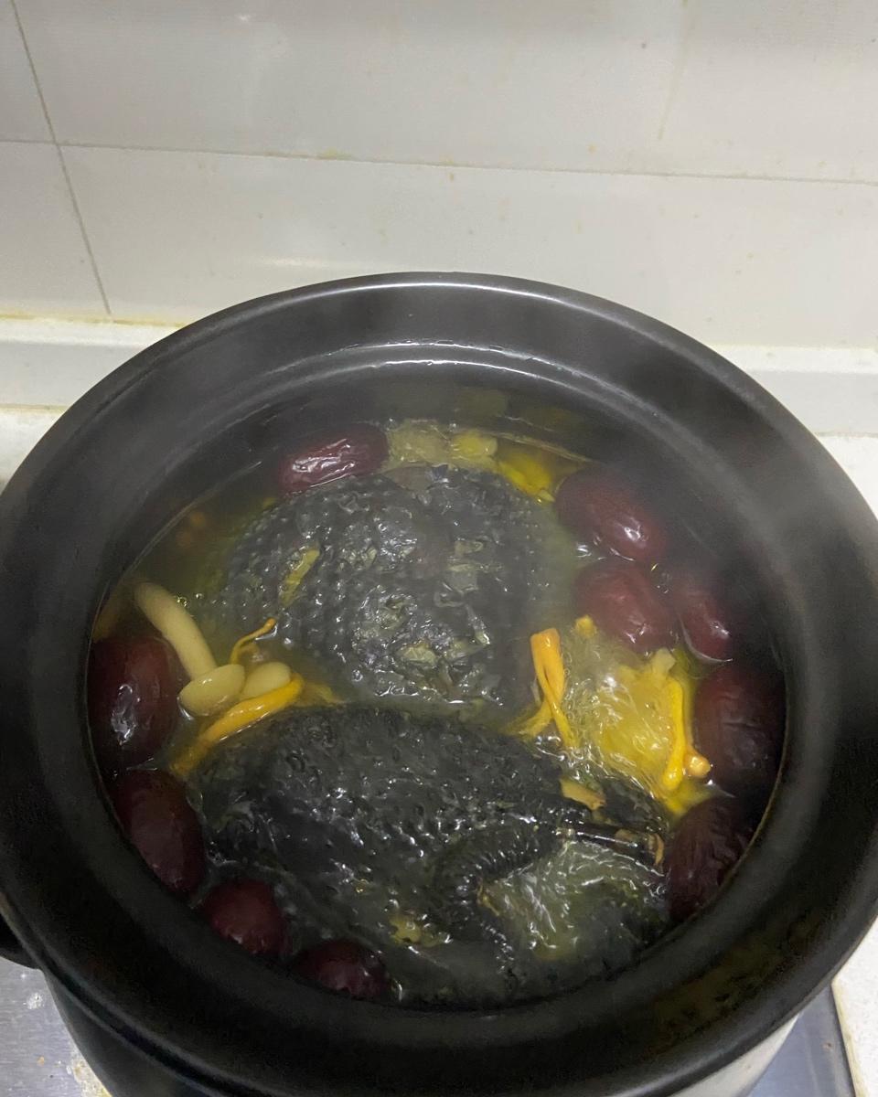 枸杞红枣乌鸡汤