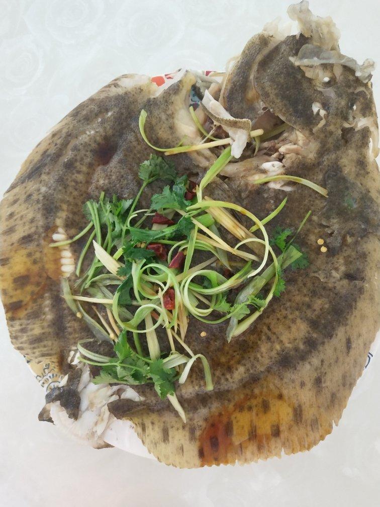 清蒸多宝鱼（黄鱼、鲈鱼、桂鱼……）