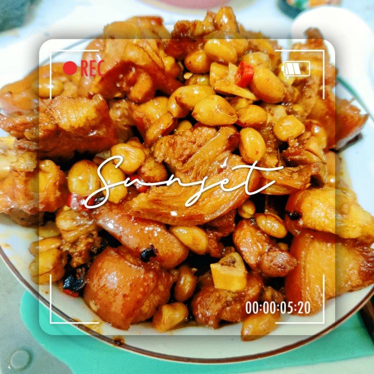 绝味花生炖猪脚的做法