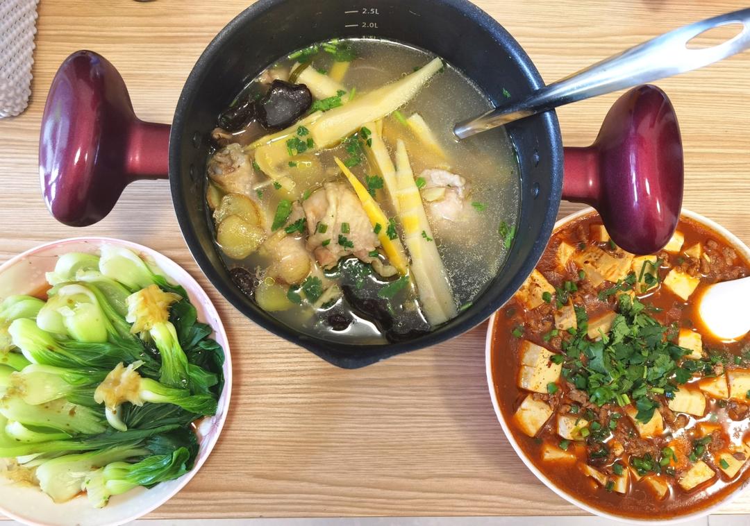 奶奶教的鲜香肥美香菇炖鸡汤