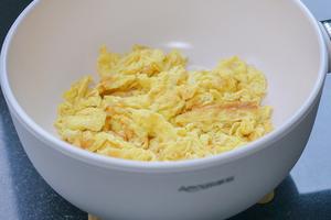笋干炒鸡蛋的做法 步骤1