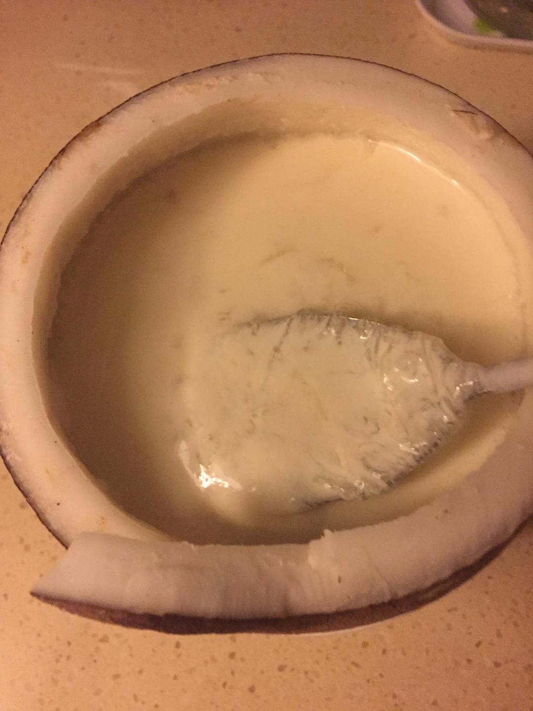 原只椰子牛奶炖燕窝