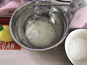 抹茶酸奶斑马纹戚风蛋糕的做法 步骤9
