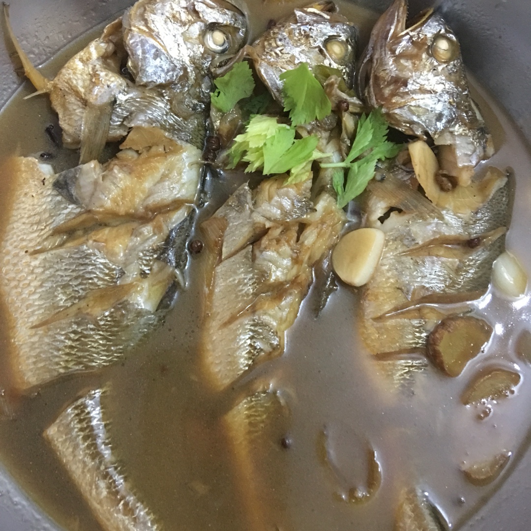 红烧黄鱼—鱼皮不破的小窍门
