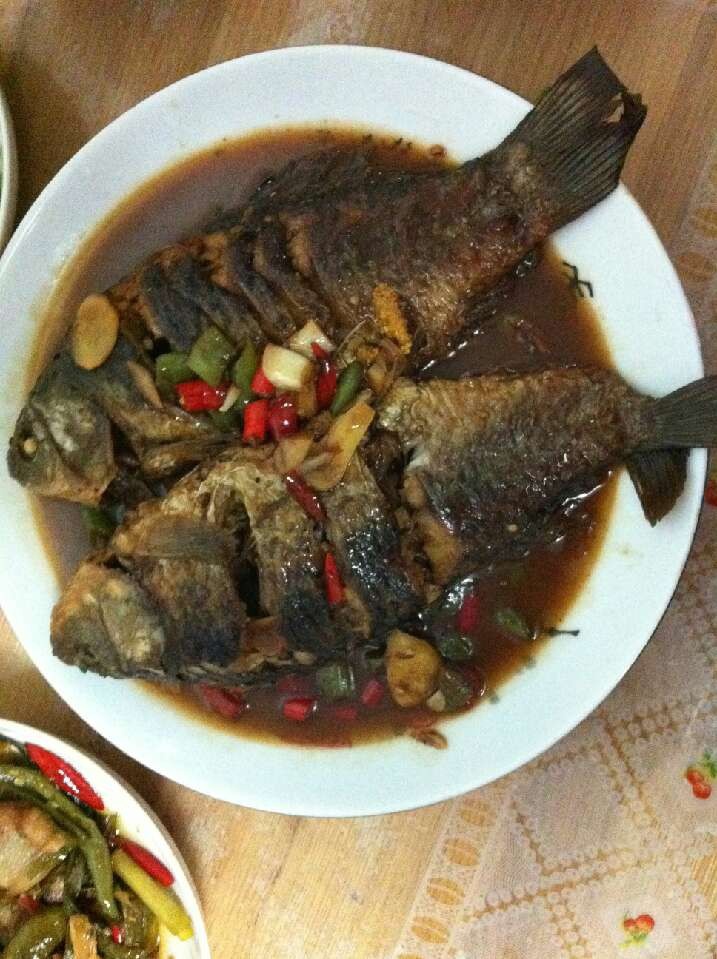 红烧鲫鱼