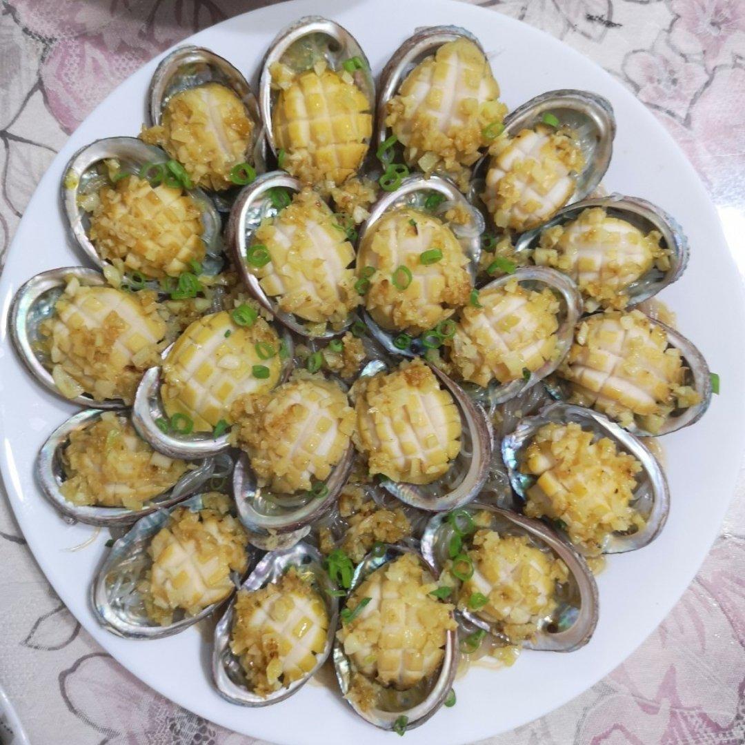 蒜蓉粉丝蒸鲍鱼