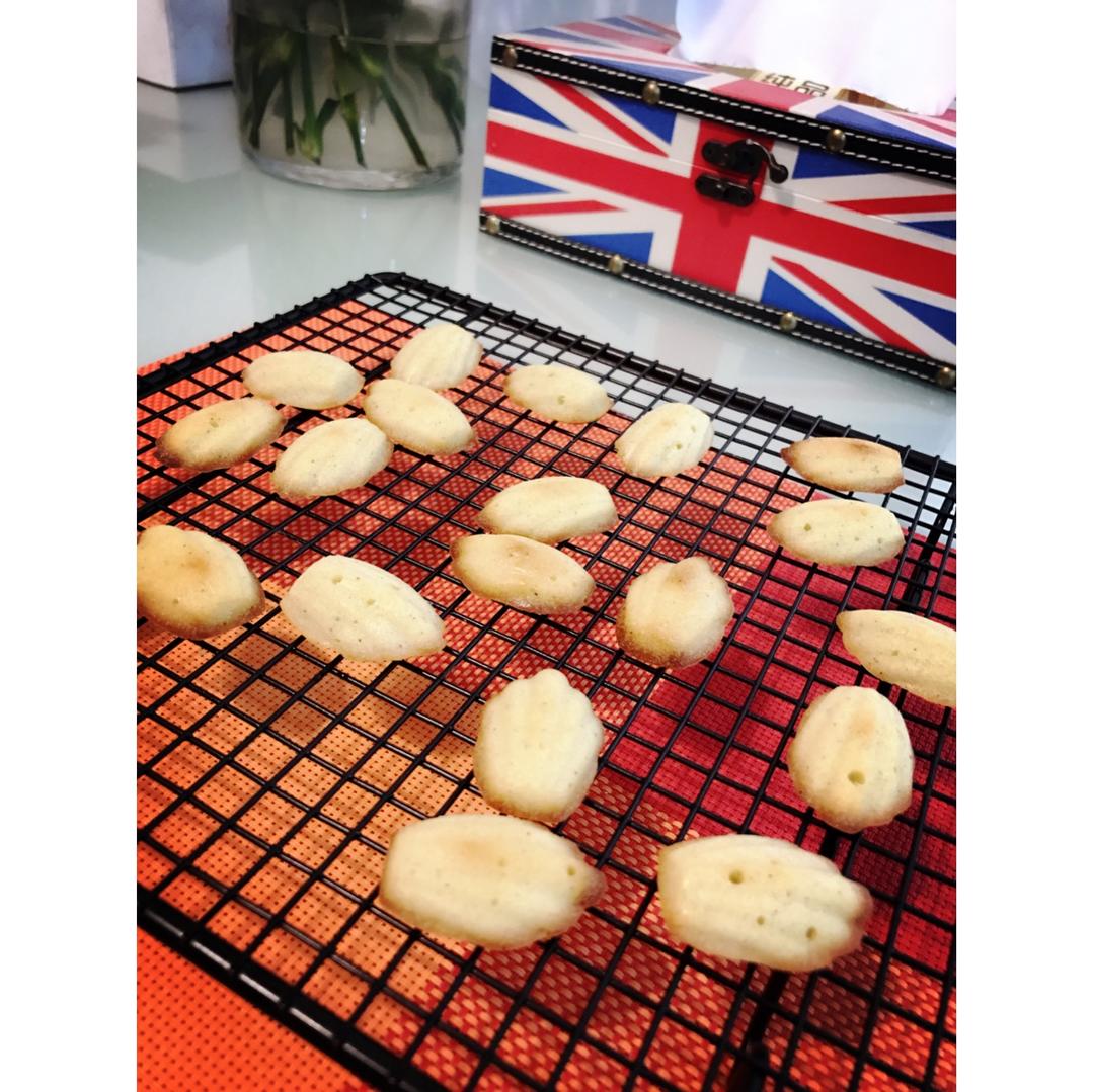 伯爵柠香玛德琳