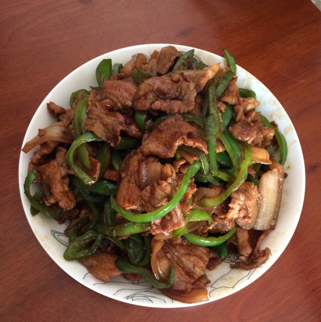 家常青椒干煸五花肉