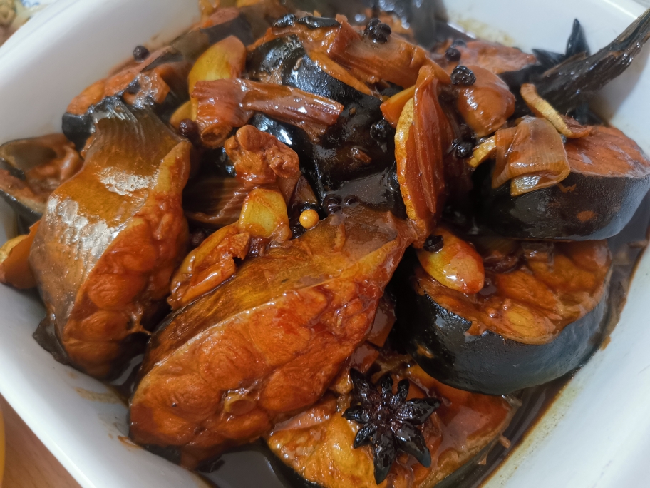 铁锅炖清江鱼的做法