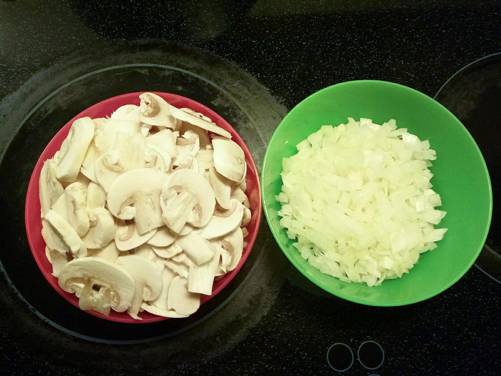 奶油蘑菇汤的做法 步骤2