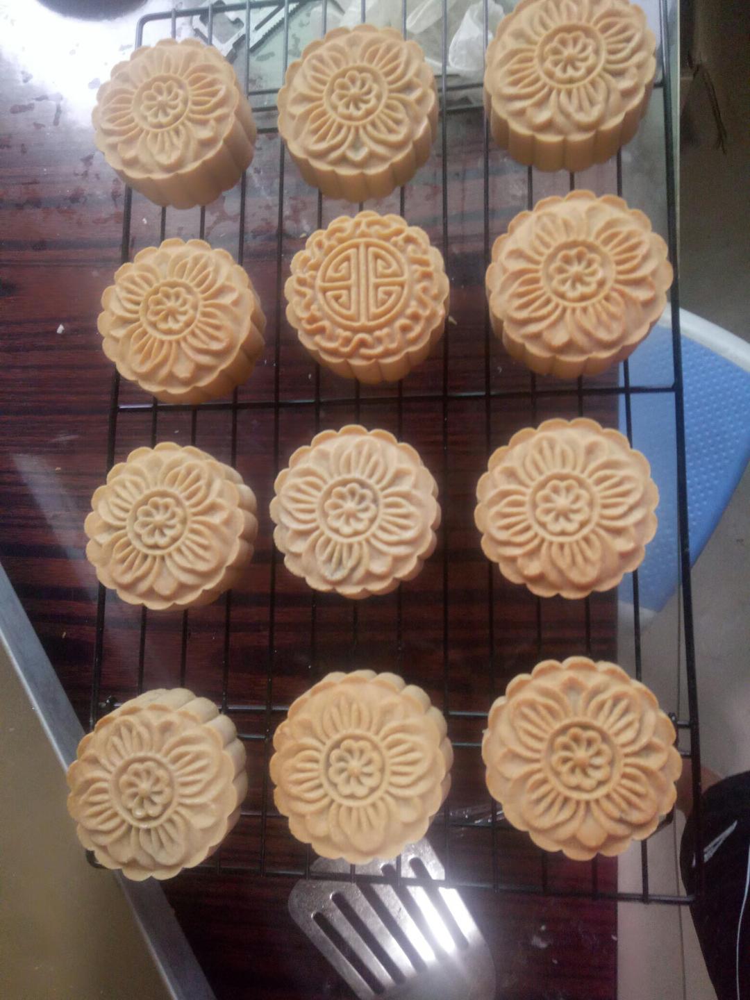 广式月饼—蛋黄莲蓉月饼