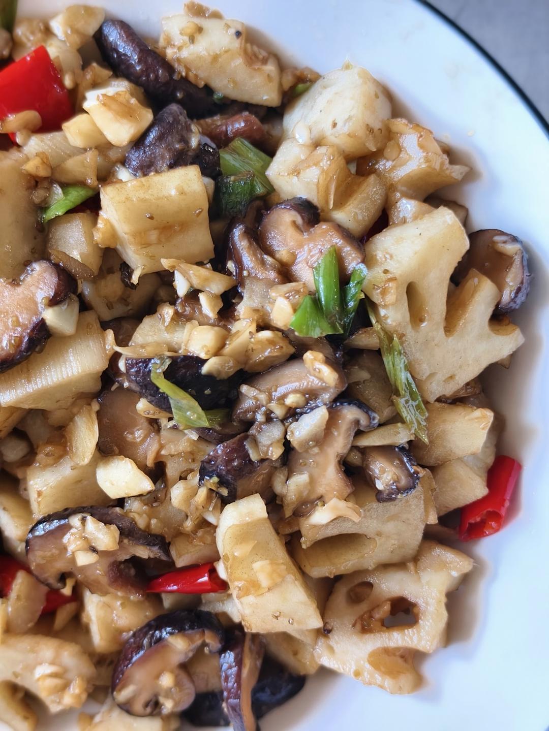 家常快手菜小炒藕丁真香