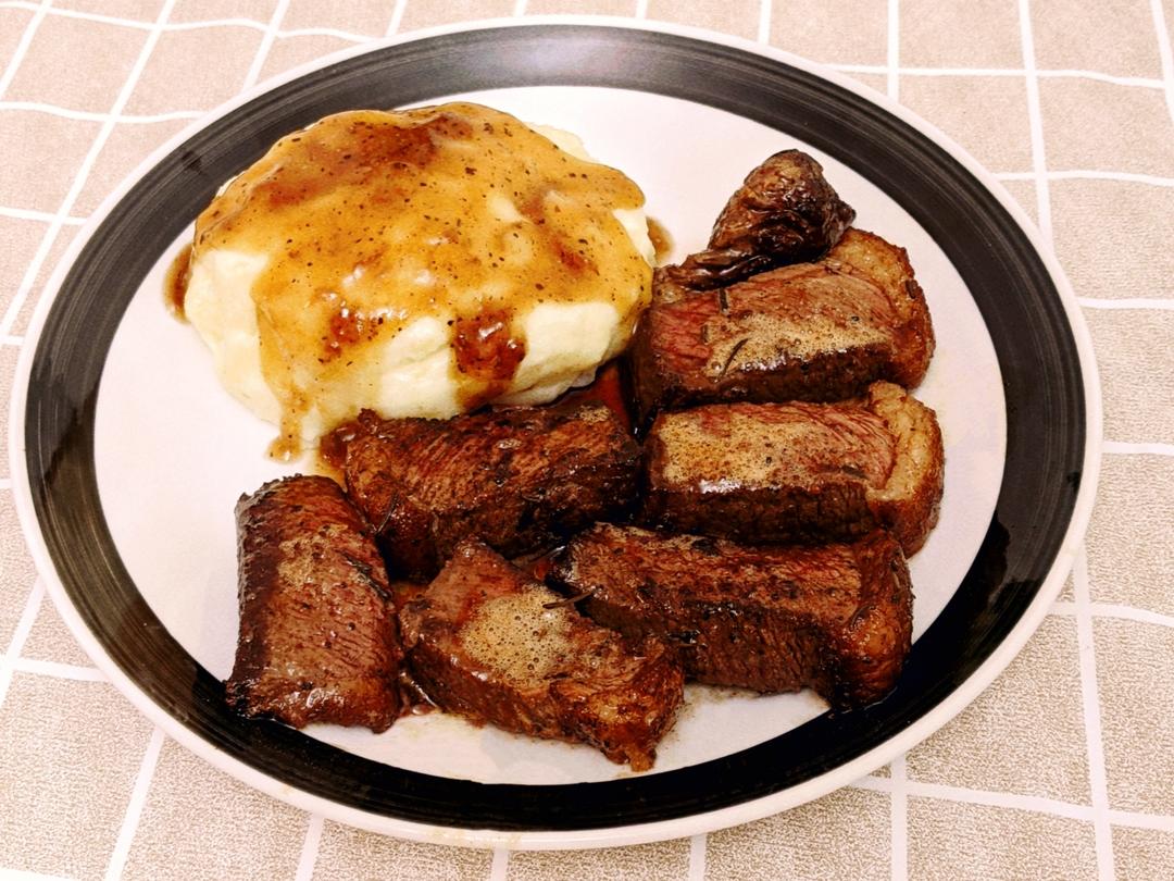 好吃到哭的煎牛排