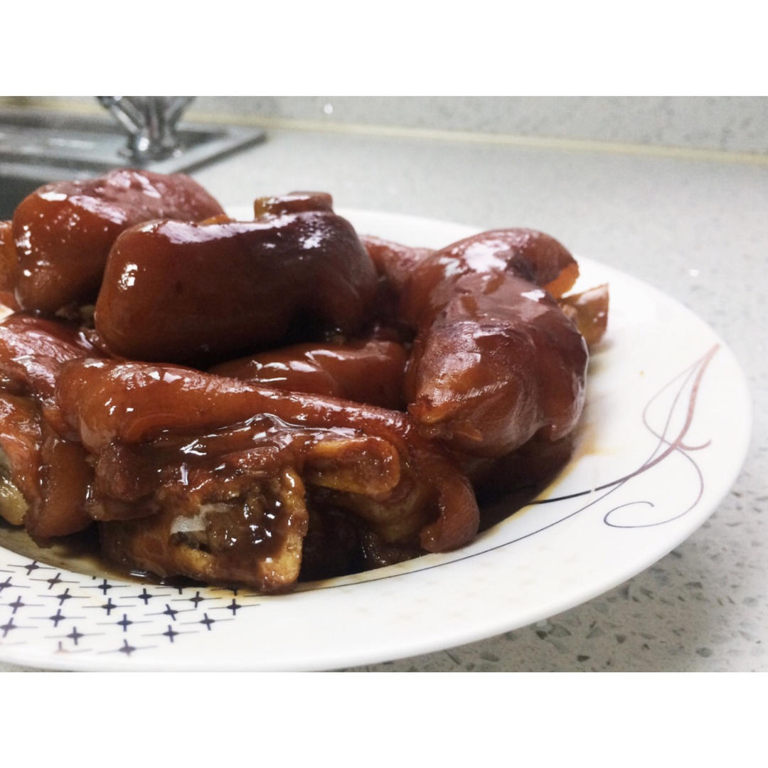美味的家常菜：红烧猪蹄