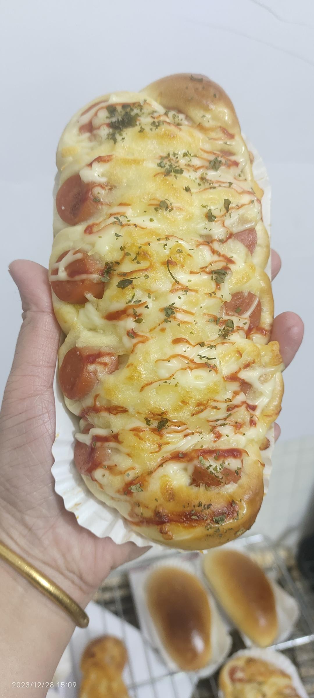 咸面包—培根火腿芝士船