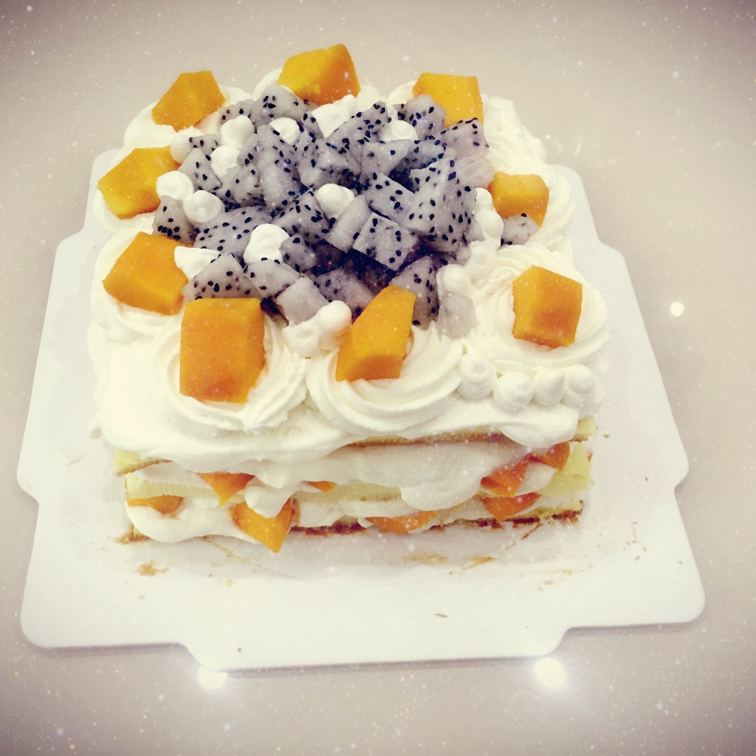 方形水果夹层蛋糕