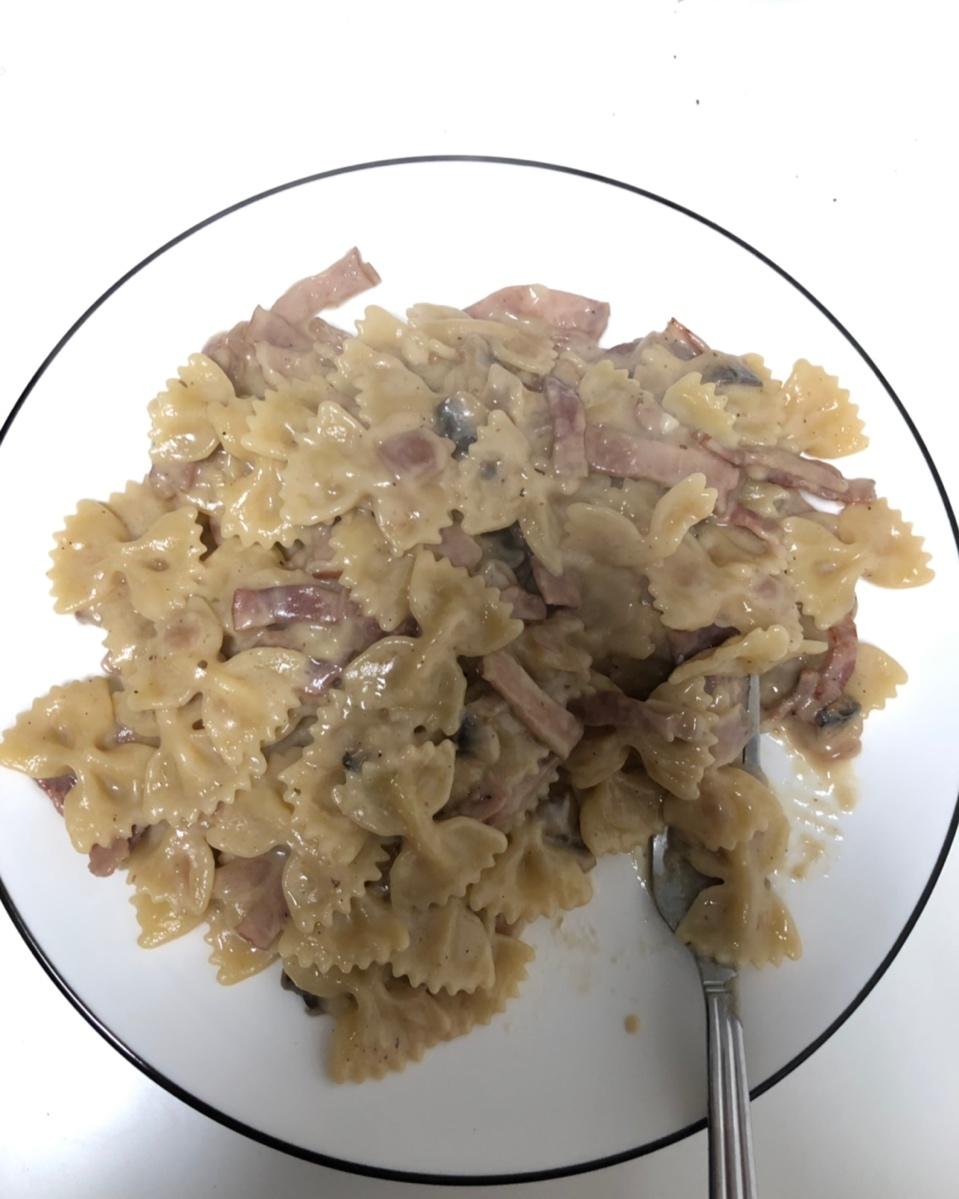 奶油蘑菇培根意大利面