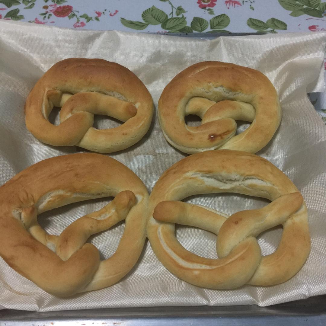 最详细的碱水包 【德国结面包 布雷结面包】有关碱水面包Brezel的一切 Bretzel Brezen Pretzel
