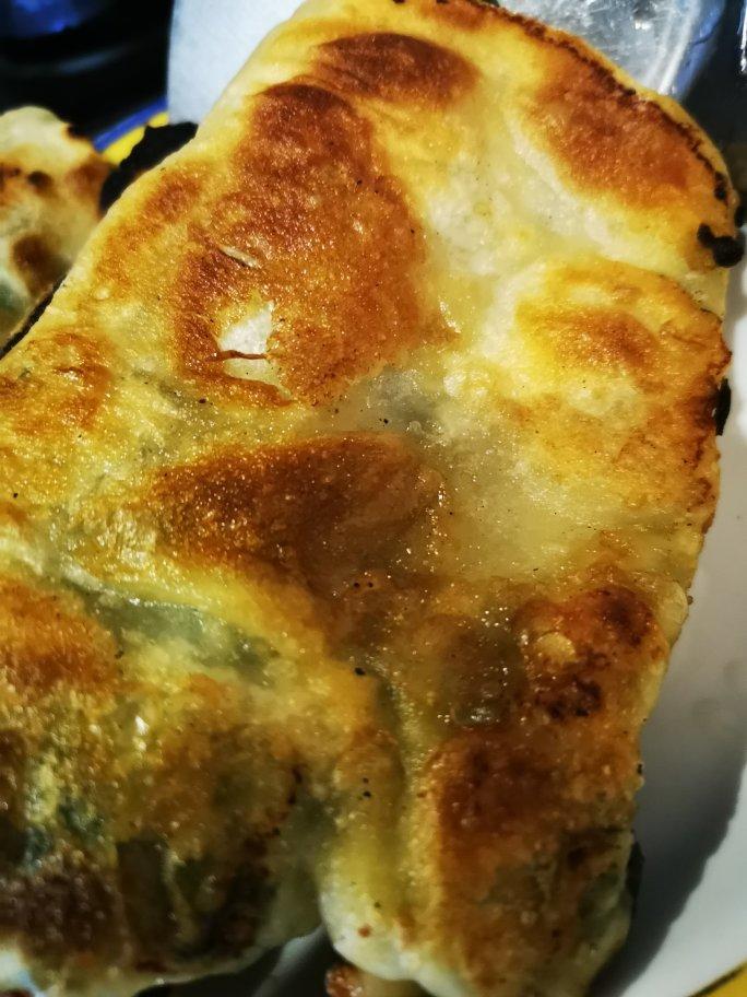 吹弹可破的韭菜盒子