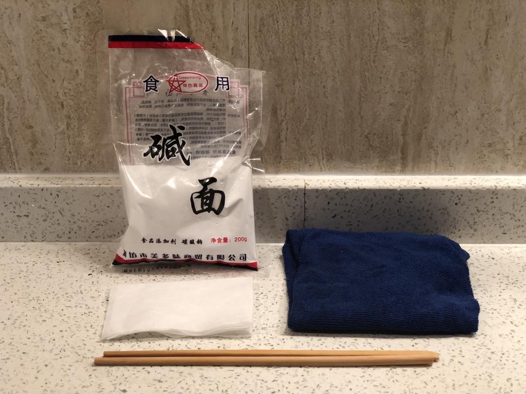 不用三块钱轻松清洁吸油烟机（附清洁小窍门）的做法 步骤1