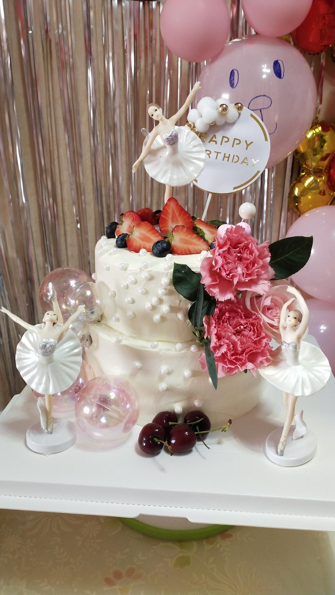 鲜花双层奶油蛋糕