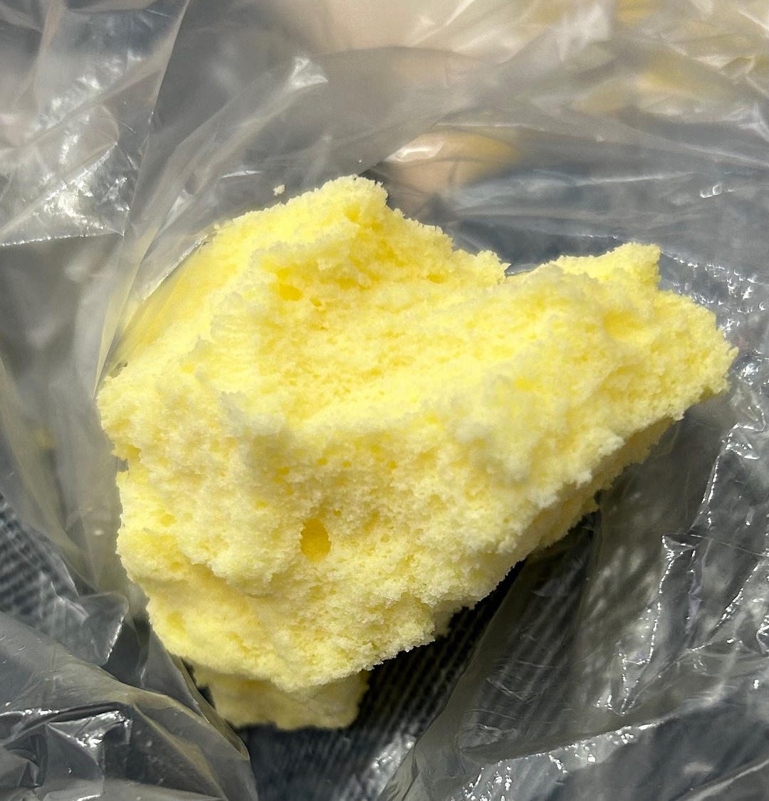 柠檬戚风蛋糕。柔软细腻，满口的柠檬清香