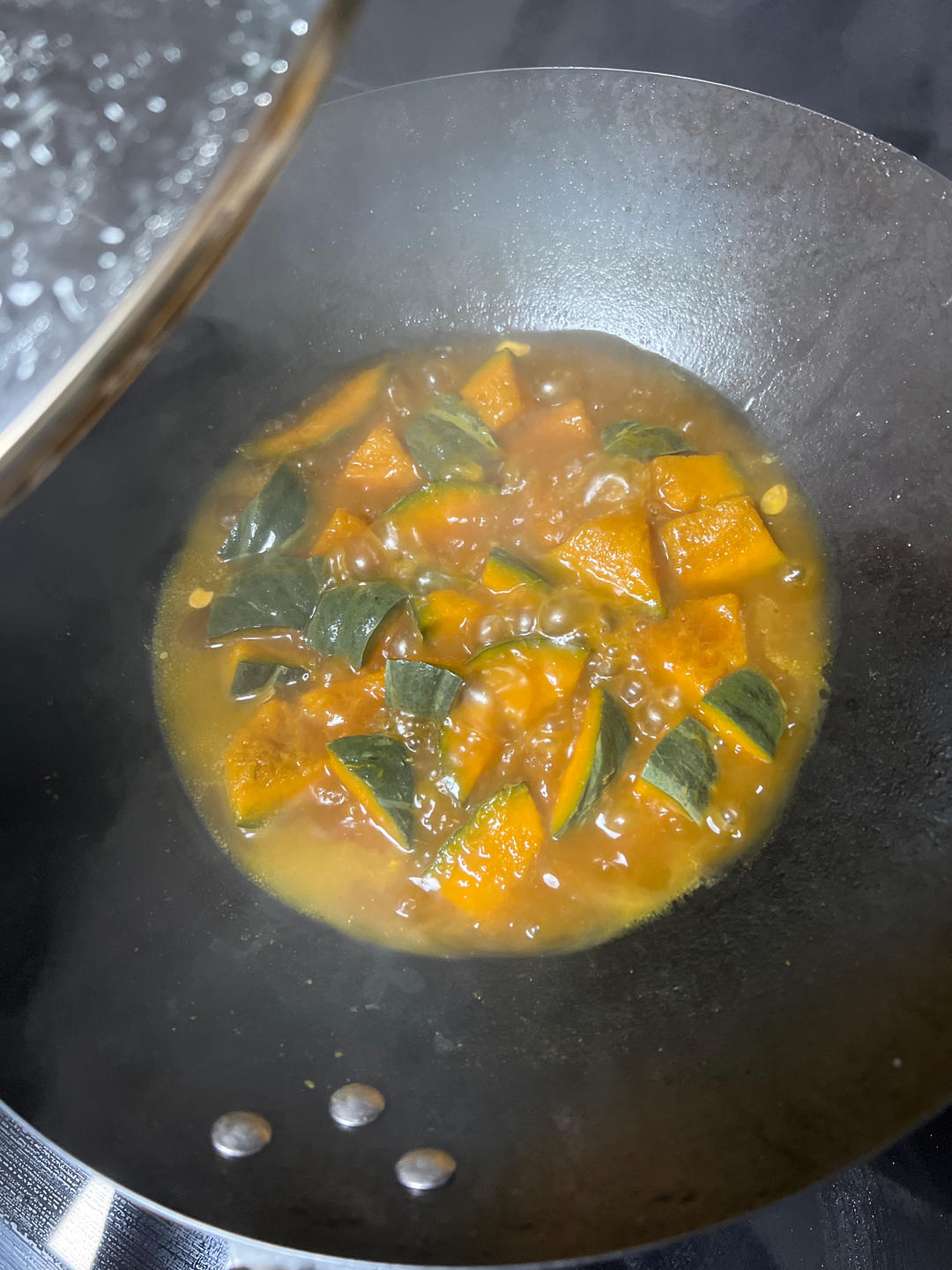 猪肉都不换的焖南瓜～吃起来糯糯甜甜咸咸的！