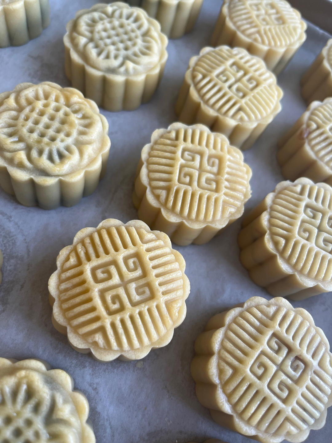 广式月饼—蛋黄莲蓉月饼