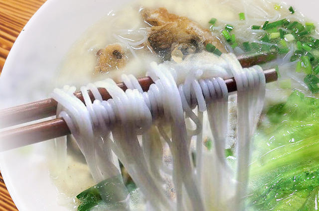 鱼头汤粉的做法