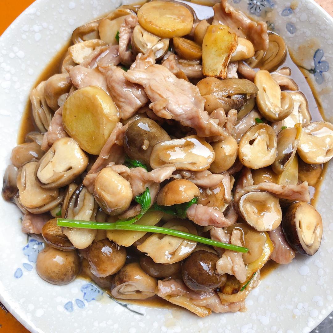 草菇炒肉片
